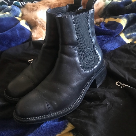 Chanel logo ankle boots - Picture 2 of 8